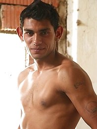 Muscle gypsy guy get deep blowjob