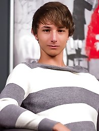 Meet local California boy Mitch Hudson, the newest addition to Helix Studios.