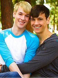 The Helix Real Cam takes you inside the love life of sexy Southern boyfriends Zac & Scotty.